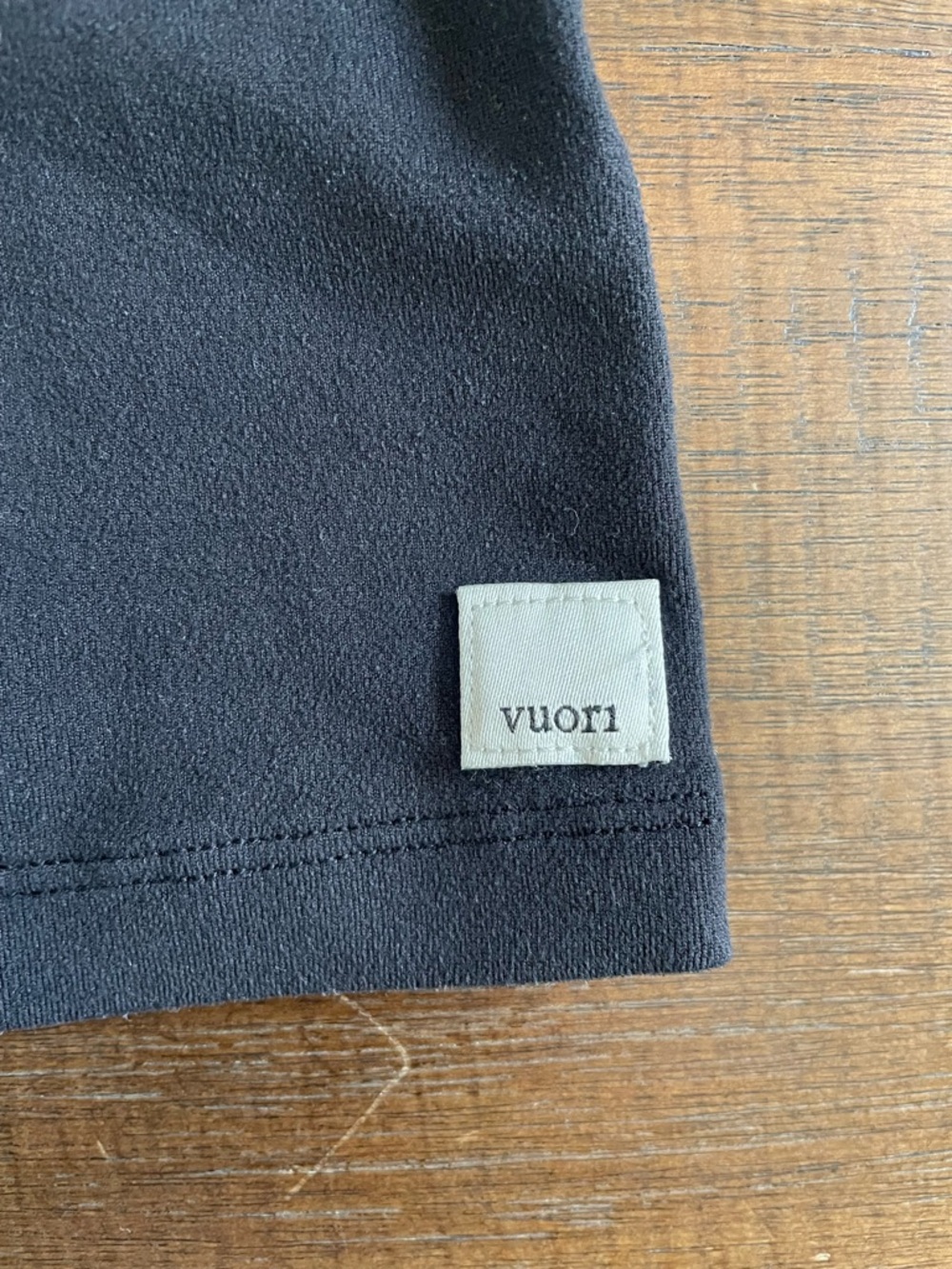 Vuori Black Short Sleeve Cropped Tee with Logo Tag - Picture 2 of 4